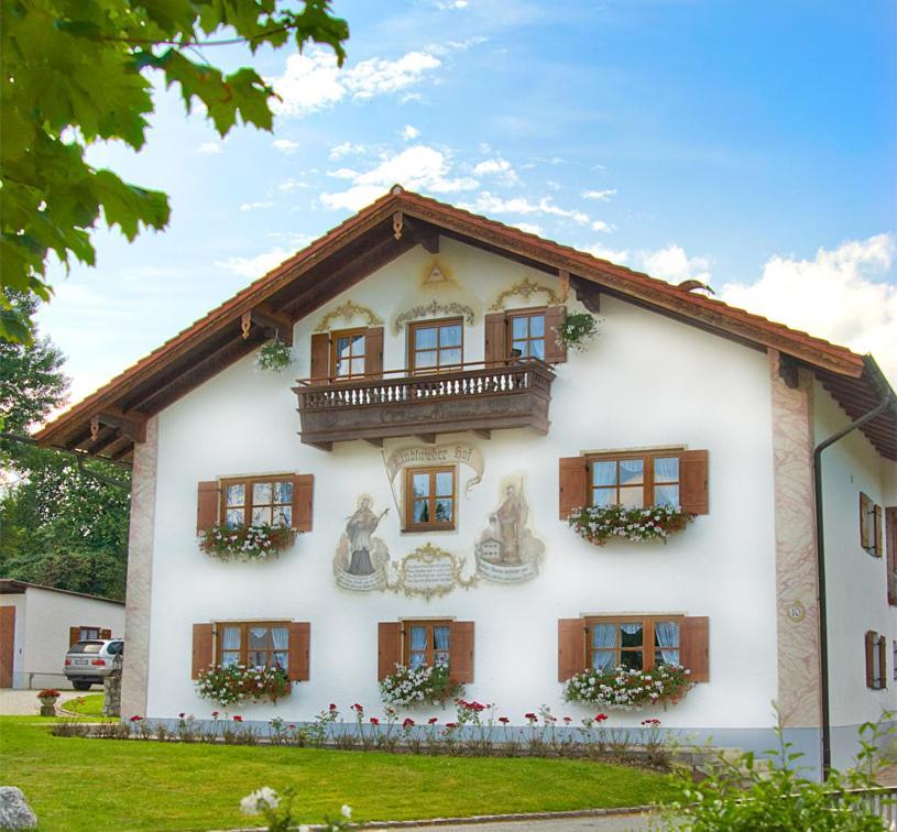 Отель Lindlweberhof Розенхайм Экстерьер фото